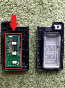 リモコンキー電池交換(スバルレガシーB4)手順の画像_4