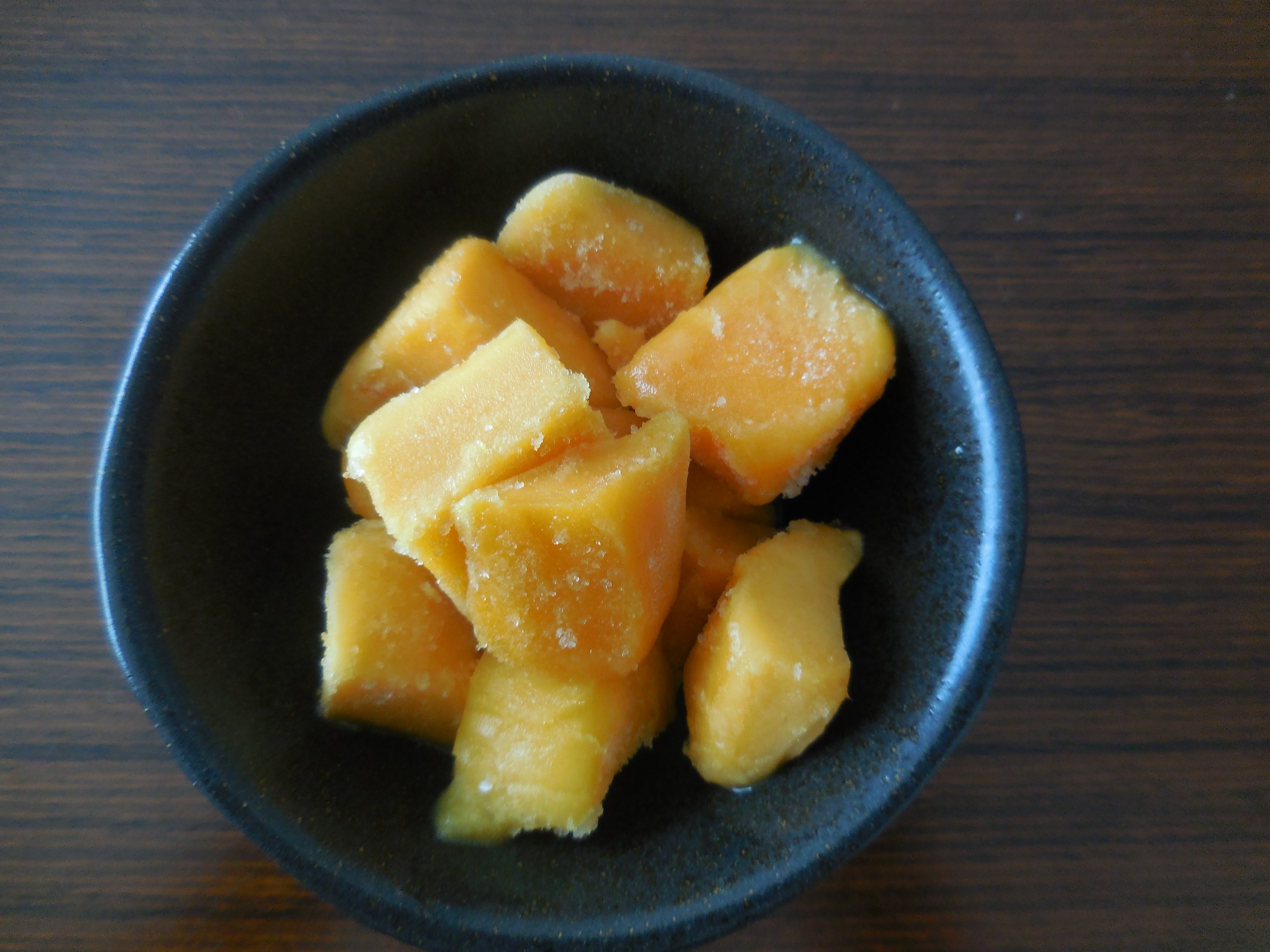 業務スーパーの冷凍フルーツのマンゴー