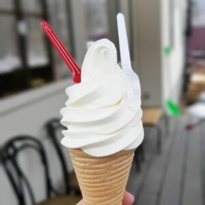 「ヴェルジネ バッカーノ」の美瑛牛乳のソフトクリーム