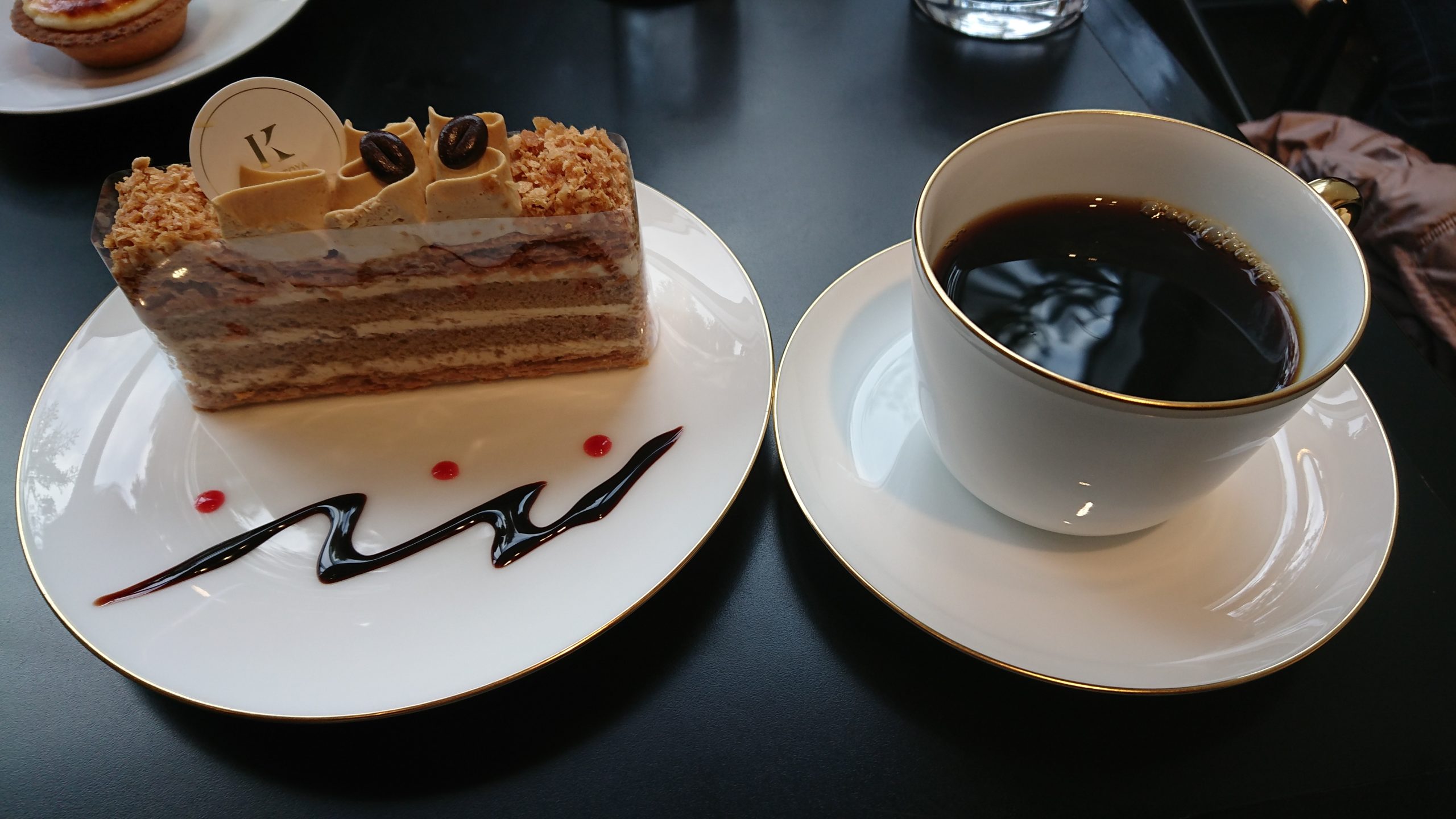 本日のケーキセット(カフェミルフィーユとコーヒー)