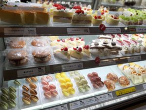 洋菓子スイーツきのとやKINOTOYAファーム店・KINOTOYA cafeのケーキのショーケース